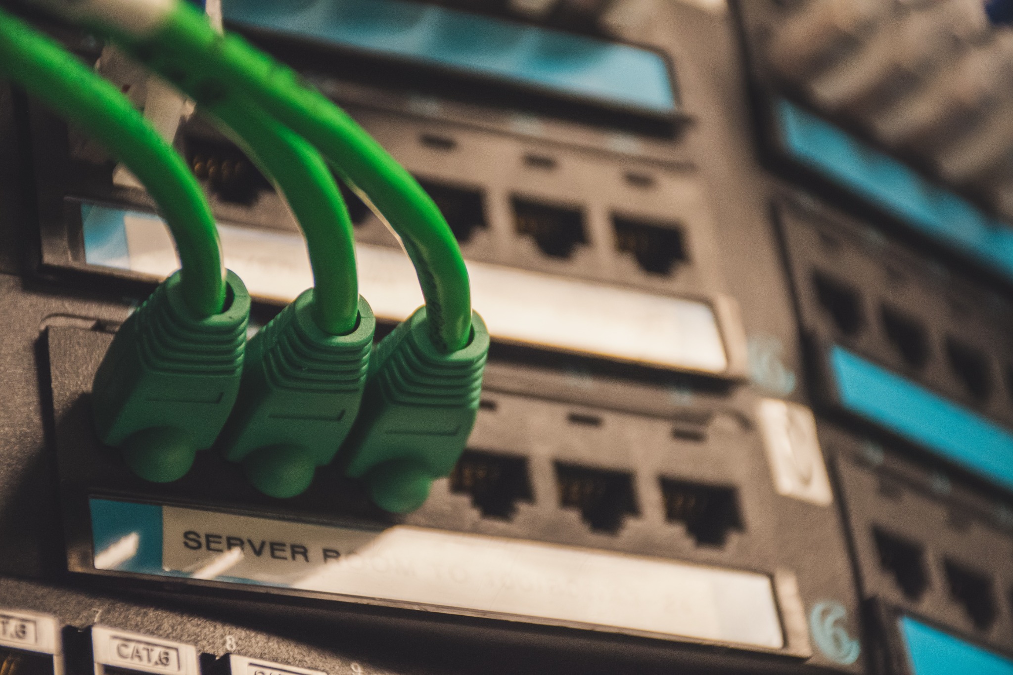 Network infrastructure and server ports